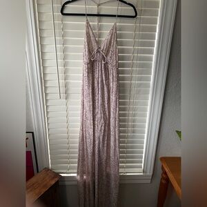 Accepting offers- O’Neill V-Neck Maxi Dress in Light Mauve Paisley